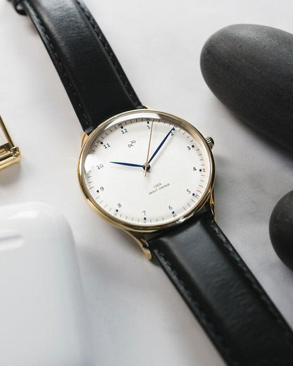 Vintage, Gold / White Watch