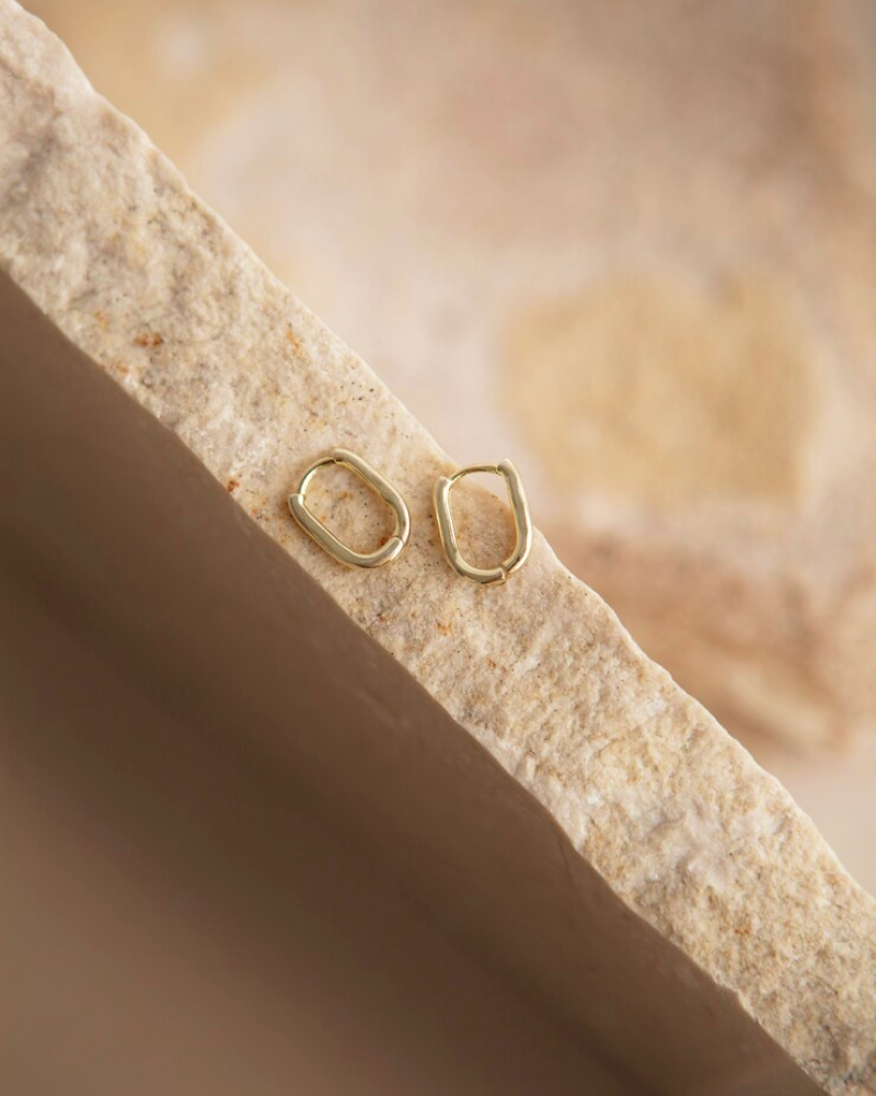 Solid Gold Sleek Hoops