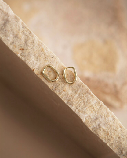 Solid Gold Sleek Hoops